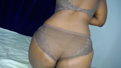 pretty_shania online show from May 10, 2026, 3:06 pm