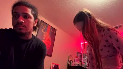 prettyypinkk3 online show from March 2, 2026, 10:44 am