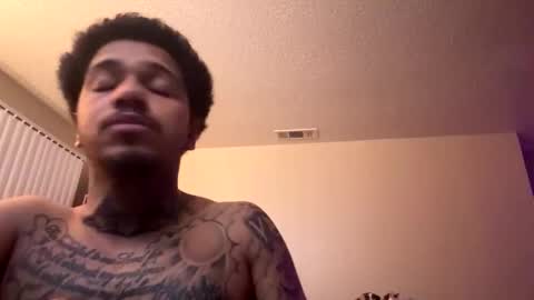 prettyypinkk3 online show from April 22, 2026, 7:44 am