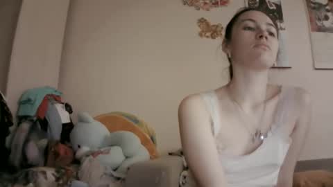 Bella online show from May 26, 2026, 9:49 am