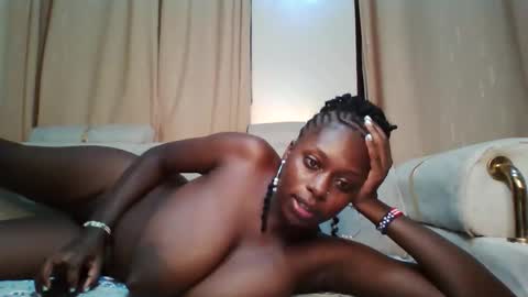 prettydulce online show from November 3, 2025, 3:46 pm