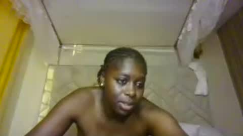 Snapshot of prettydulce chatting on July 4, 2026, 3:07 pm prettydulce online show from July 4, 2026, 3:07 pm