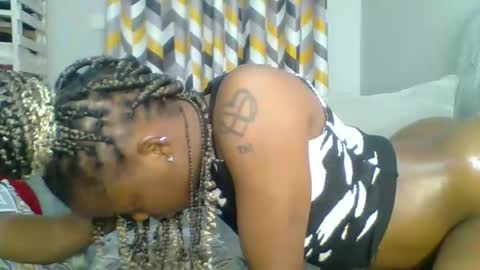 Snapshot of prettyela chatting on October 31, 2025, 10:44 pm PrettyEla online show from October 31, 2025, 10:44 pm