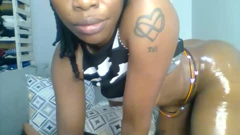 Snapshot of prettyela chatting on November 25, 2025, 11:27 pm PrettyEla online show from November 25, 2025, 11:27 pm