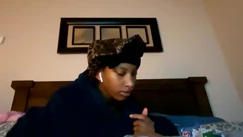 Snapshot of prettyfacefemale chatting on October 14, 2025, 7:42 am prettyfacefemale online show from October 14, 2025, 7:42 am