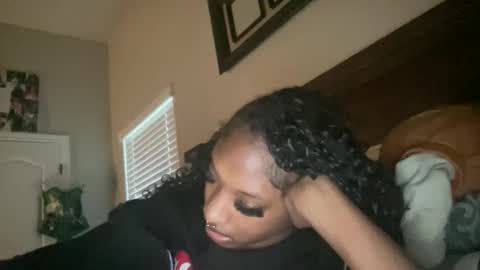 prettyfacefemale online show from March 25, 2026, 10:38 pm