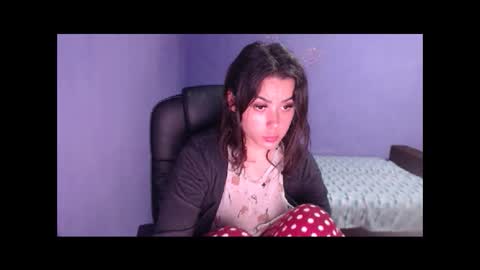 prettyjulliette online show from February 3, 2025, 7:52 pm