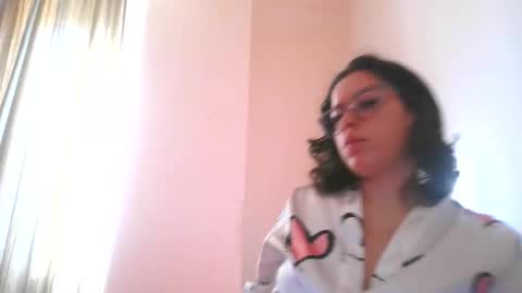 prettyjulliette online show from October 22, 2025, 12:05 pm