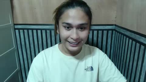 Kate online show from October 7, 2025, 2:25 pm