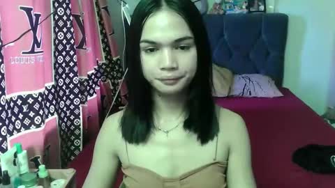 prettykhelcy online show from May 24, 2026, 3:11 am