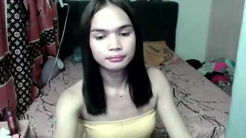 prettykhelcy online show from June 4, 2026, 10:54 am
