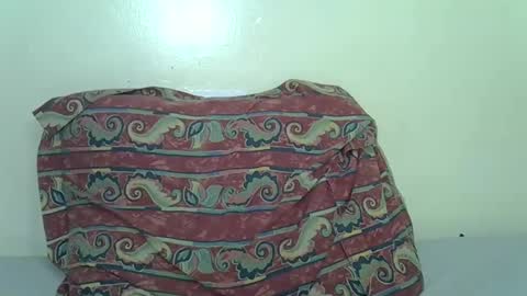 LILIAN online show from October 18, 2025, 9:32 am