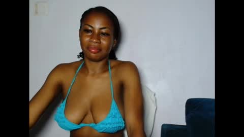 evelyn online show from December 22, 2025, 7:27 am