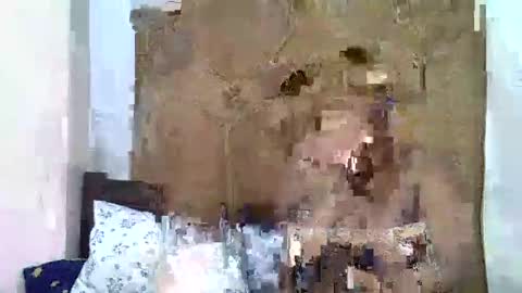 prettymel_ online show from March 4, 2025, 4:41 pm