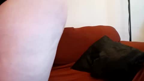 Leah online show from April 7, 2026, 5:57 pm