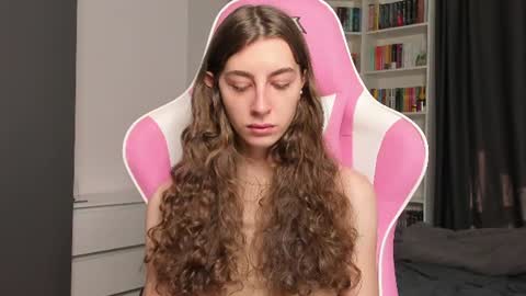 Snapshot of prettysomething chatting on June 25, 2026, 6:29 am Sophie next stream will be at Monday i will wait you guys online show from June 25, 2026, 6:29 am