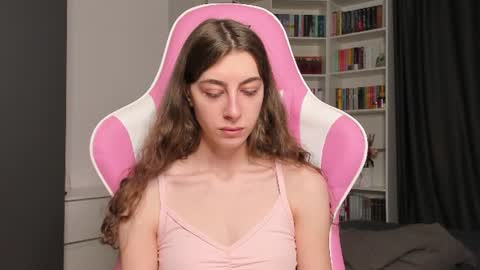 Snapshot of prettysomething chatting on June 27, 2026, 7:24 am Sophie next stream will be at Monday i will wait you guys online show from June 27, 2026, 7:24 am