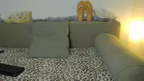 prettyvanessa online show from February 27, 2026, 8:14 am