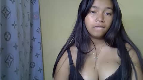 prettyy01 online show from January 16, 2026, 6:17 am