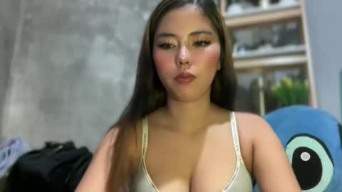 Snapshot of pricelessbeautyxxx chatting on June 10, 2026, 6:07 pm TINA online show from June 10, 2026, 6:07 pm