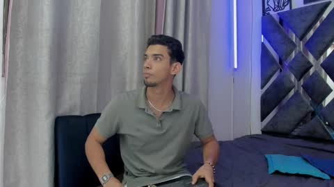 prince_arthur77 online show from February 1, 2025, 3:39 pm