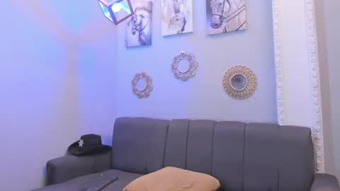 prince_arthur77 online show from March 7, 2025, 12:34 pm