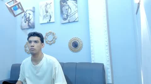 prince_arthur77 online show from March 12, 2025, 12:36 pm