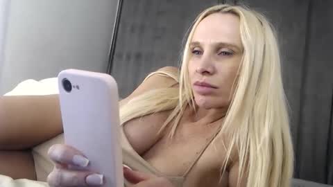 princeessa online show from April 16, 2026, 8:20 pm