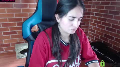 Snapshot of princesa_leia_zathur chatting on June 4, 2026, 3:18 pm Leia online show from June 4, 2026, 3:18 pm
