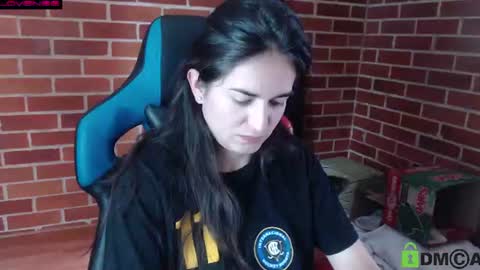 Snapshot of princesa_leia_zathur chatting on June 9, 2026, 3:23 pm Leia online show from June 9, 2026, 3:23 pm