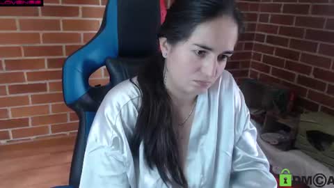 Snapshot of princesa_leia_zathur chatting on June 15, 2026, 4:20 pm Leia online show from June 15, 2026, 4:20 pm