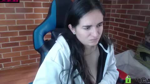 Snapshot of princesa_leia_zathur chatting on June 19, 2026, 1:37 pm Leia online show from June 19, 2026, 1:37 pm
