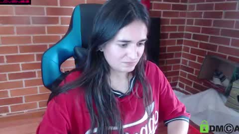 Snapshot of princesa_leia_zathur chatting on June 21, 2026, 5:48 pm Leia online show from June 21, 2026, 5:48 pm