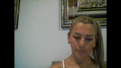 princesita2102 online show from April 15, 2026, 2:51 am