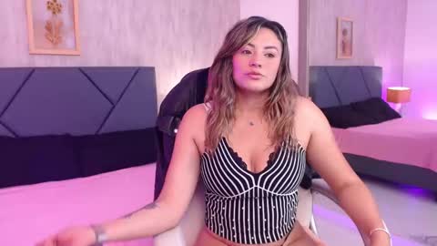 Snapshot of princesrose chatting on February 6, 2026, 3:44 am ROSE - Please follow me and rate me thumbs up online show from February 6, 2026, 3:44 am