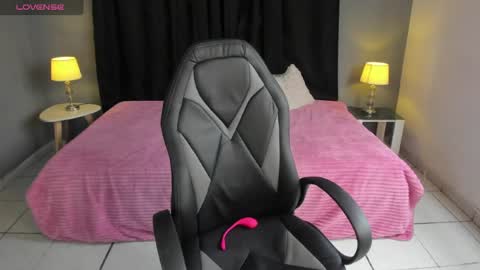 Paula Princess online show from April 15, 2026, 7:58 pm
