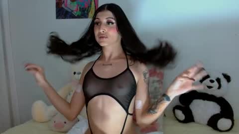 Sophie online show from November 5, 2025, 4:12 am