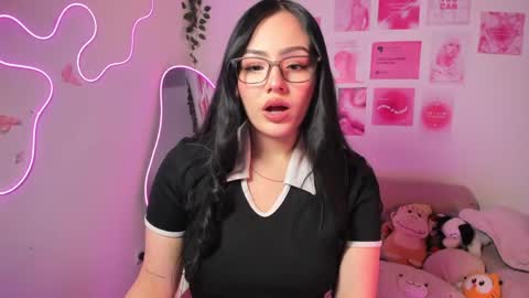 Snapshot of princess_saris chatting on June 3, 2026, 8:14 pm online show from June 3, 2026, 8:14 pm