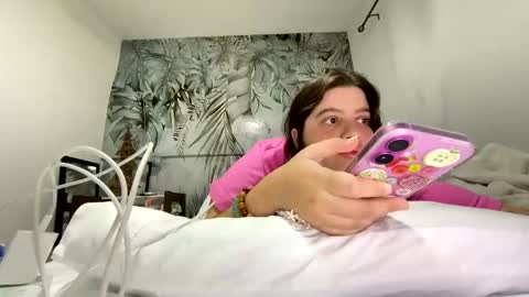 princessviccxo online show from January 6, 2026, 7:01 am