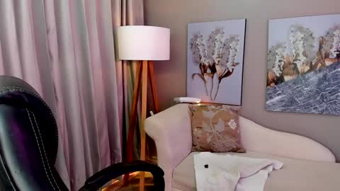 Priya Rose online show from December 17, 2024, 6:31 pm