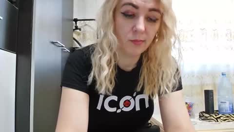 Pryncess sweety online show from November 13, 2025, 8:35 am