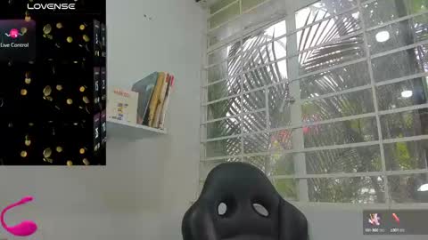 psique_naughty2 online show from March 5, 2025, 7:38 pm