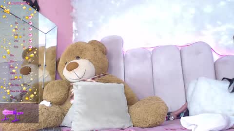 Snapshot of puca_eboony chatting on December 21, 2024, 12:49 pm pucca online show from December 21, 2024, 12:49 pm