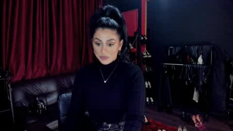 Snapshot of puffy_love chatting on December 7, 2024, 10:17 pm MissPuffyLove online show from December 7, 2024, 10:17 pm
