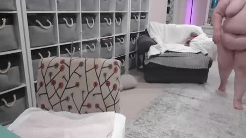 Puggie -  online show from January 15, 2025, 11:53 am