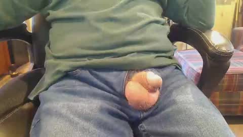 pulltoy1 online show from February 23, 2026, 5:21 pm