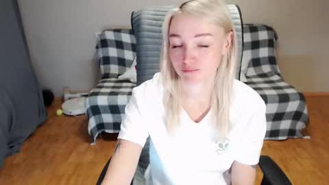 Polly online show from February 11, 2026, 3:33 am