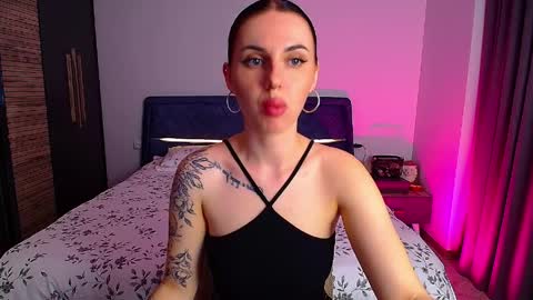 Julia online show from April 3, 2026, 4:49 pm