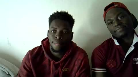 Pureblack  online show from October 3, 2025, 6:38 pm