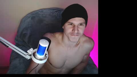 Snapshot of puremenshape chatting on November 18, 2025, 5:28 pm puremenshape online show from November 18, 2025, 5:28 pm